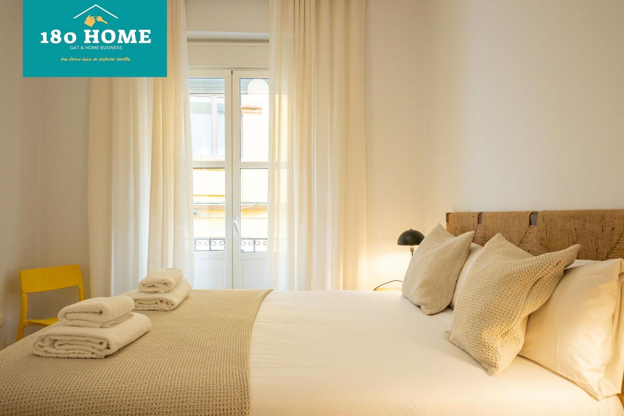 180 Home Goyeneta Luxury Seville Exterior photo